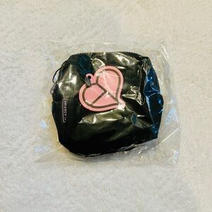 blackpink deadline la popup exclusive cube pouch - black